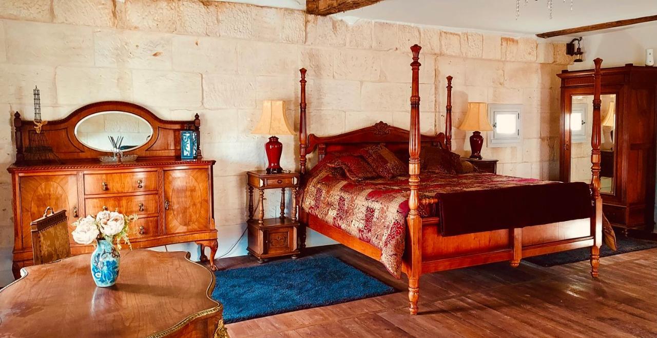 Château des Sénéchaux, Bourdeilles Esterno foto