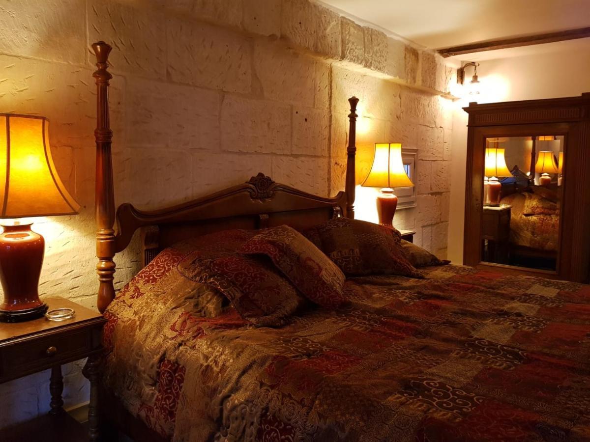 Château des Sénéchaux, Bourdeilles Esterno foto