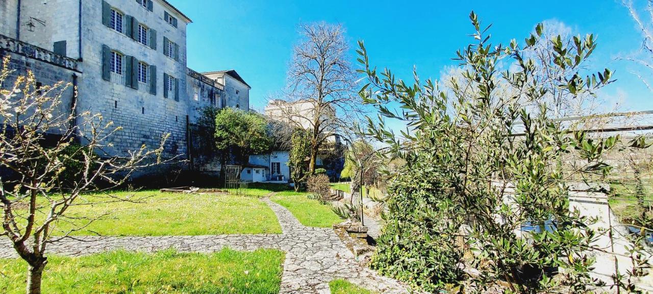 Château des Sénéchaux, Bourdeilles Esterno foto