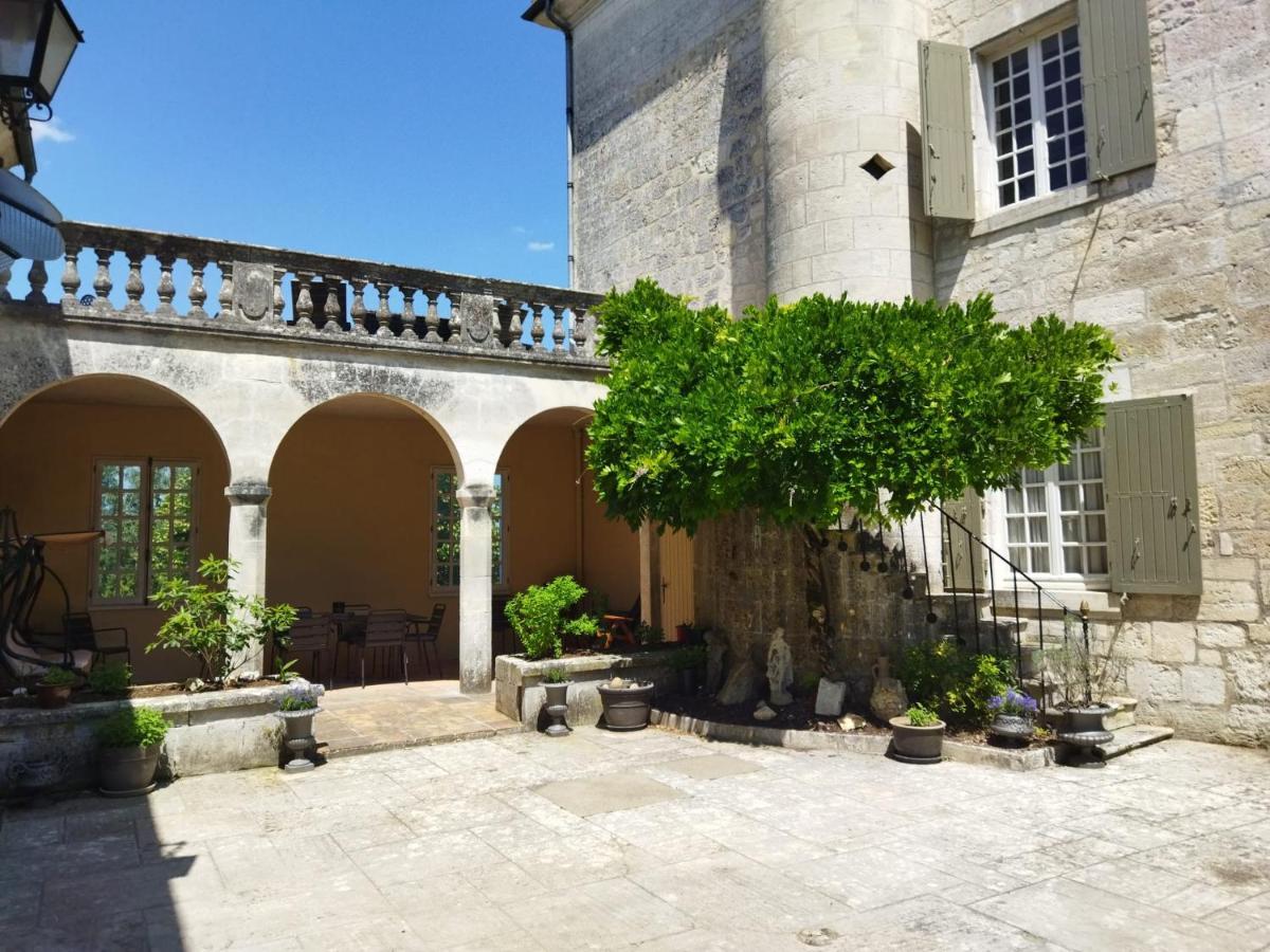 Château des Sénéchaux, Bourdeilles Esterno foto