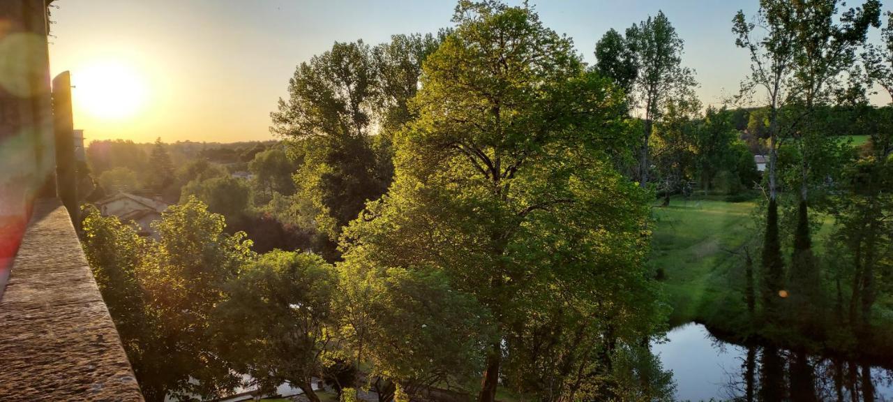 Château des Sénéchaux, Bourdeilles Esterno foto