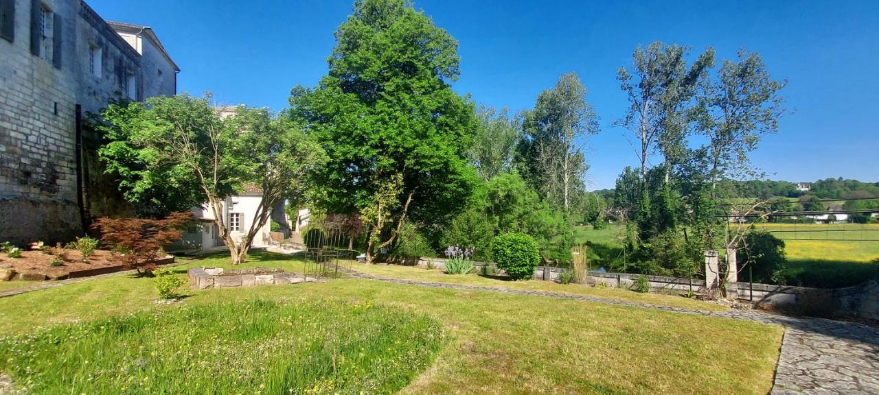 Château des Sénéchaux, Bourdeilles Esterno foto